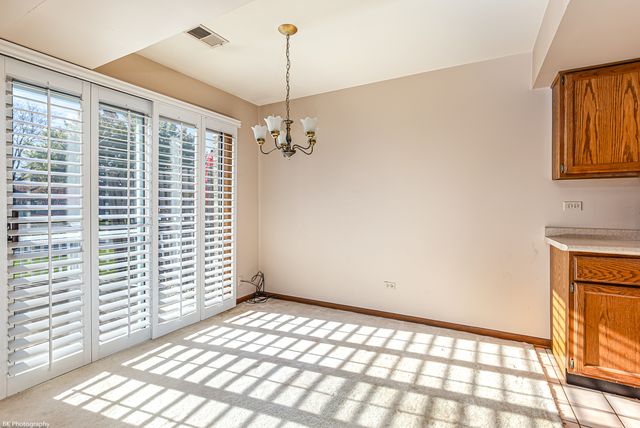 7140 Olde Gatehouse Road, Tinley Park, IL 60477