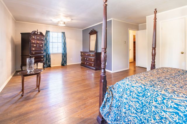 1208 Cedarbrook Trail, Lancaster, TX 75146