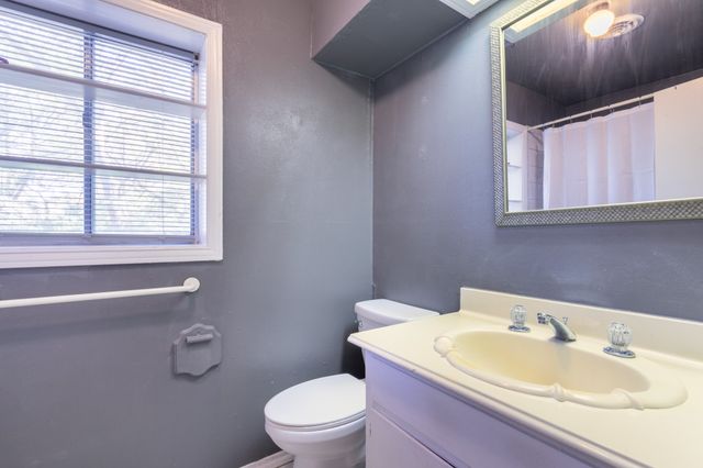 1208 Cedarbrook Trail, Lancaster, TX 75146