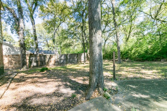1208 Cedarbrook Trail, Lancaster, TX 75146