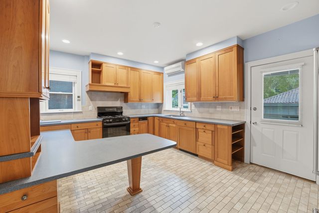 321 S Linden Avenue, Point Breeze, PA 15208