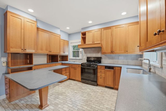 321 S Linden Avenue, Point Breeze, PA 15208