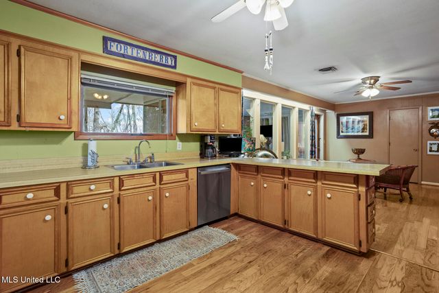 218 W Virginia Drive, Clinton, MS 39056