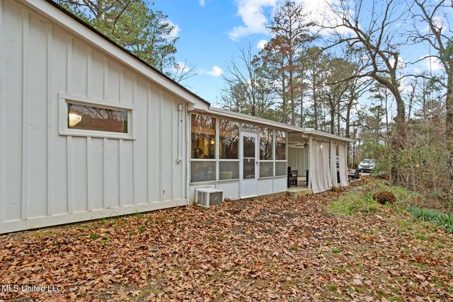 218 W Virginia Drive, Clinton, MS 39056