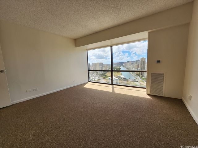 1750 Kalakaua Avenue 3303, Honolulu, HI 96826