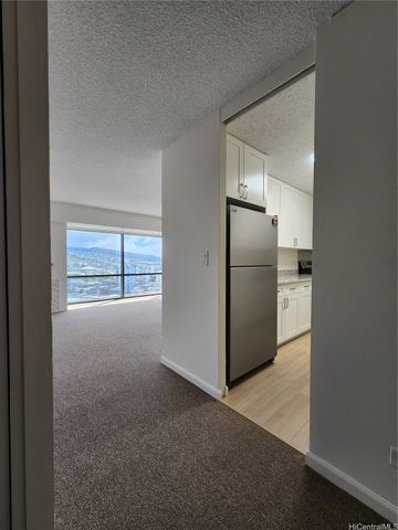 1750 Kalakaua Avenue 3303, Honolulu, HI 96826