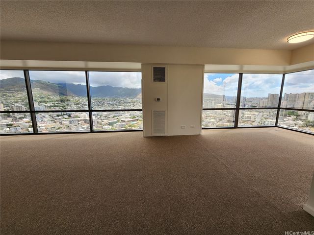 1750 Kalakaua Avenue 3303, Honolulu, HI 96826