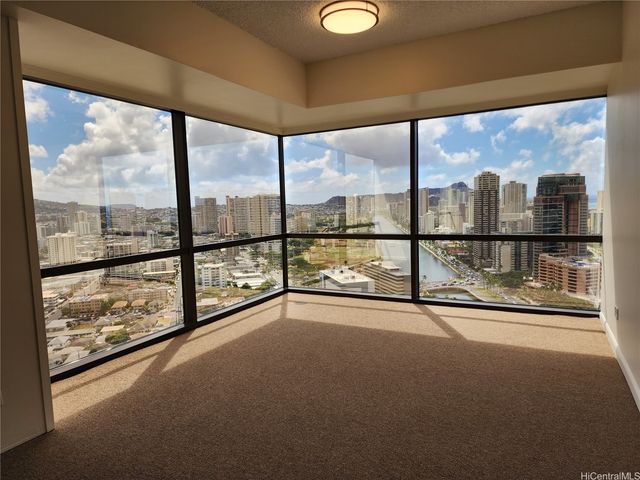 1750 Kalakaua Avenue 3303, Honolulu, HI 96826