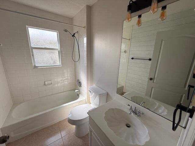 8998 SW Bonneville Drive, Stuart, FL 34997