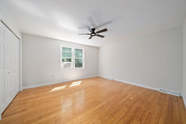 30 Lawn St 30, Attleboro, MA 02703
