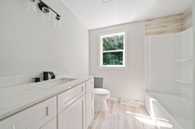 30 Lawn St 30, Attleboro, MA 02703