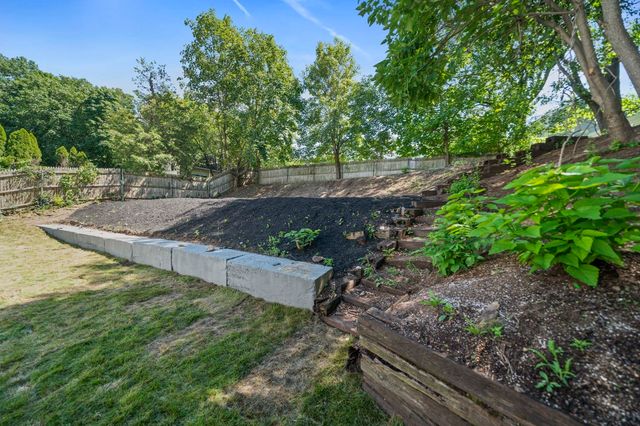 30 Lawn St 30, Attleboro, MA 02703