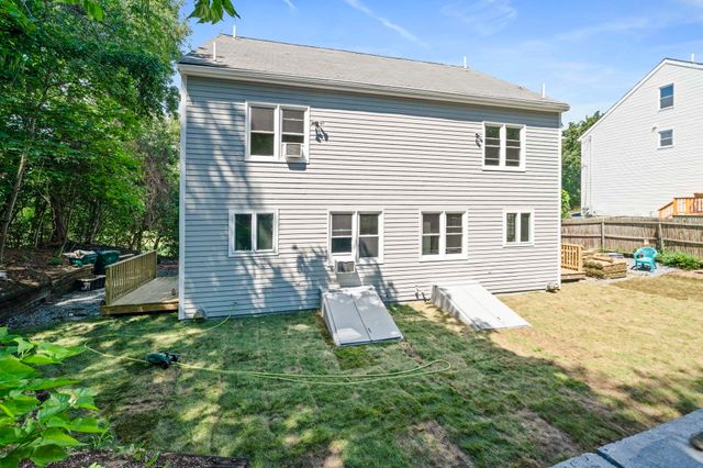 30 Lawn St 30, Attleboro, MA 02703