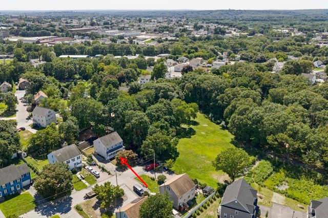 30 Lawn St 30, Attleboro, MA 02703
