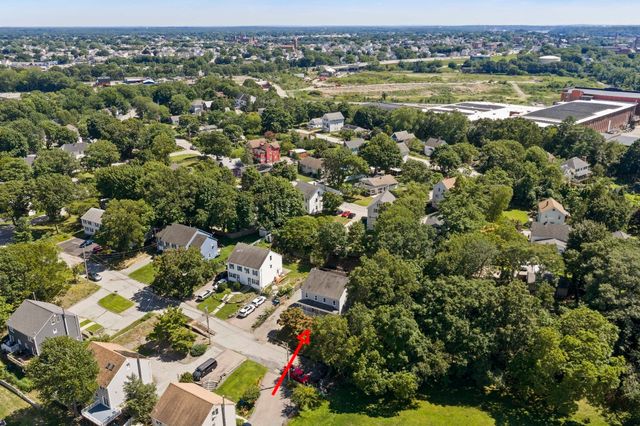 30 Lawn St 30, Attleboro, MA 02703