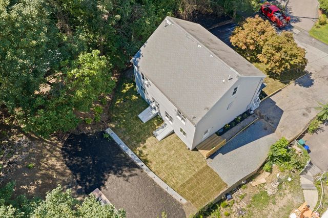 30 Lawn St 30, Attleboro, MA 02703