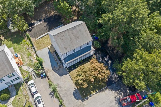 30 Lawn St 30, Attleboro, MA 02703