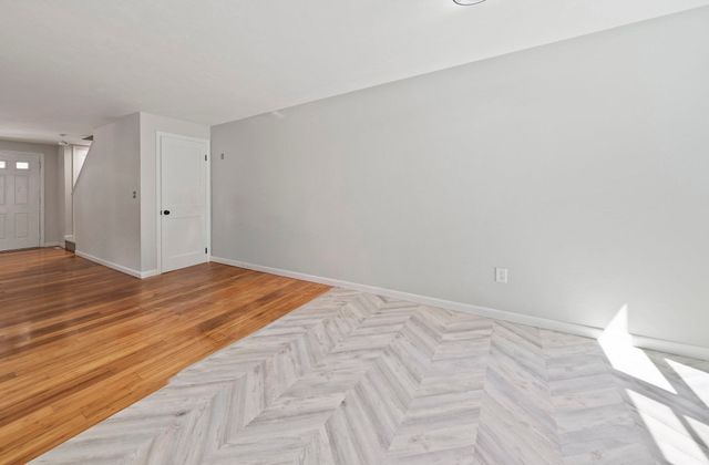 30 Lawn St 30, Attleboro, MA 02703