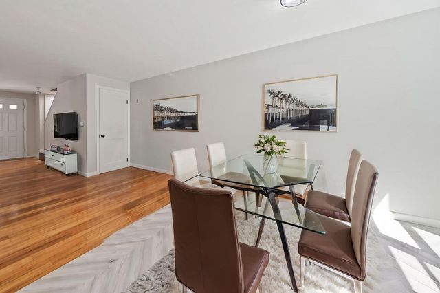 30 Lawn St 30, Attleboro, MA 02703