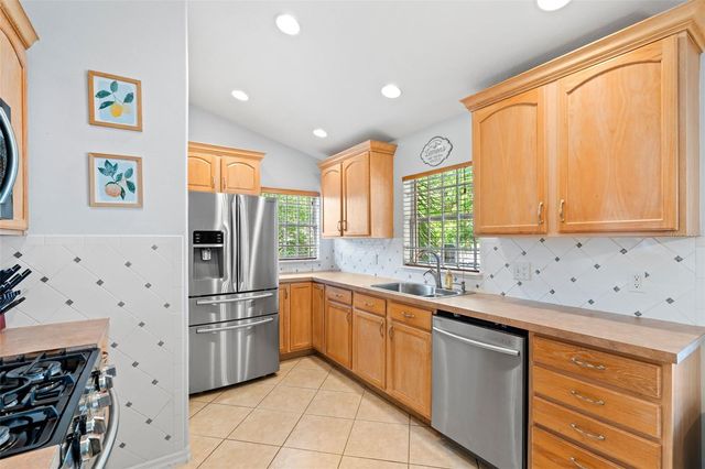 870 CARLSON DRIVE, Orlando, FL 32804