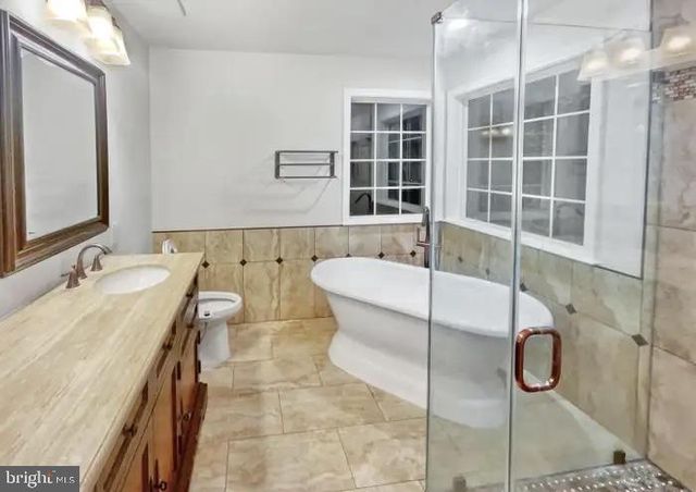 5936 TALMADGE DR, Woodbridge, VA 22193