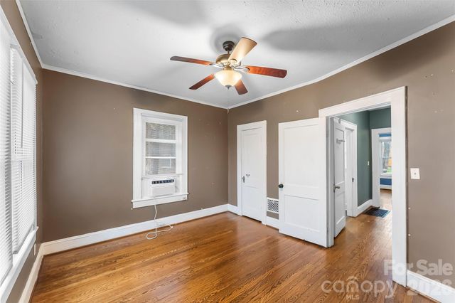105 S Anderson Street, Morganton, NC 28655