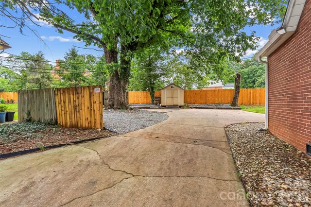 105 S Anderson Street, Morganton, NC 28655