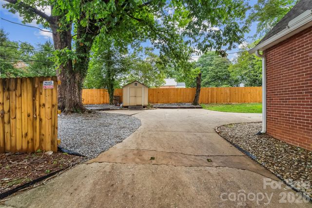 105 S Anderson Street, Morganton, NC 28655