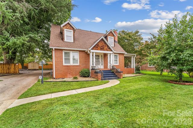 105 S Anderson Street, Morganton, NC 28655
