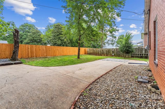 105 S Anderson Street, Morganton, NC 28655