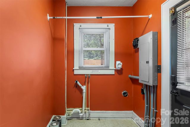 105 S Anderson Street, Morganton, NC 28655
