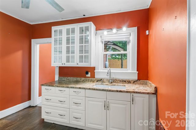 105 S Anderson Street, Morganton, NC 28655