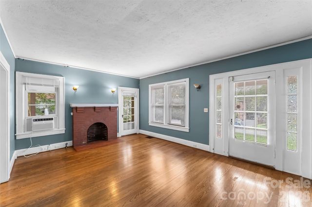 105 S Anderson Street, Morganton, NC 28655