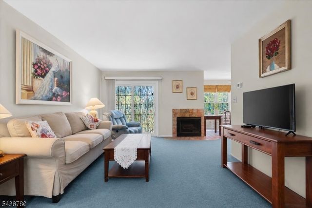 22 Willow Ci 702, Hamburg Boro, NJ 07419