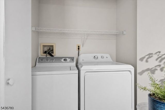22 Willow Ci 702, Hamburg Boro, NJ 07419