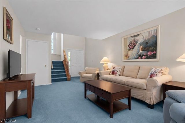 22 Willow Ci 702, Hamburg Boro, NJ 07419