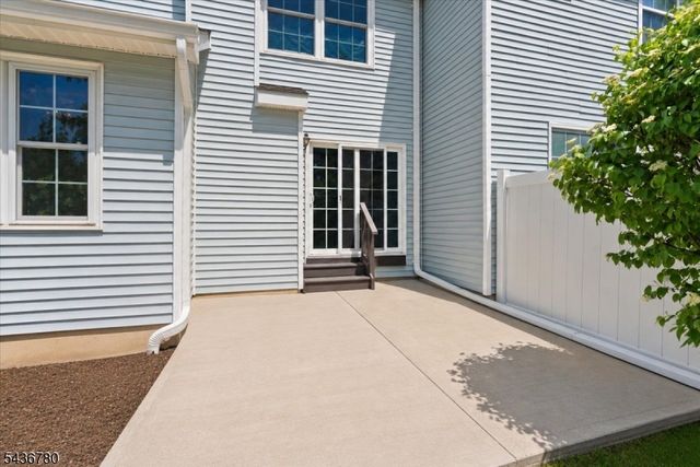 22 Willow Ci 702, Hamburg Boro, NJ 07419