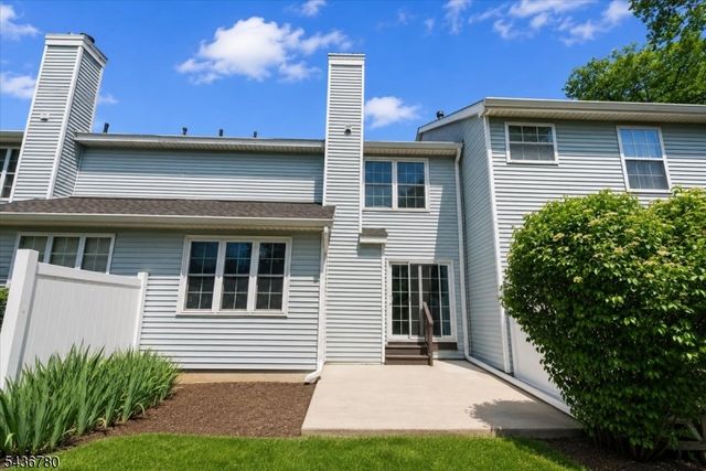 22 Willow Ci 702, Hamburg Boro, NJ 07419