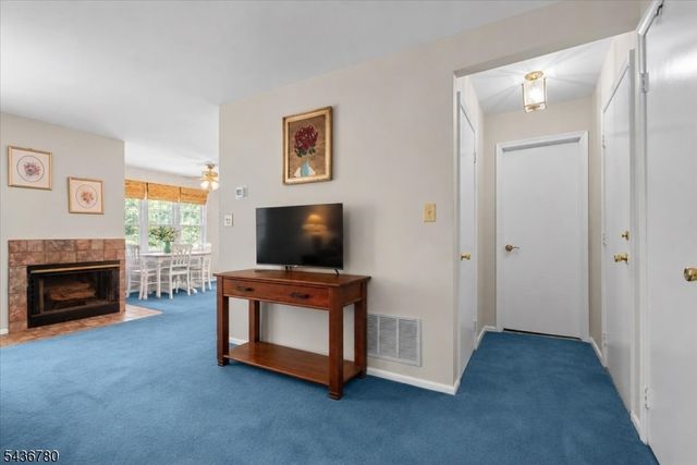 22 Willow Ci 702, Hamburg Boro, NJ 07419