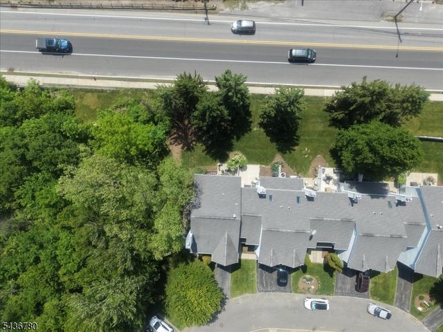 22 Willow Ci 702, Hamburg Boro, NJ 07419