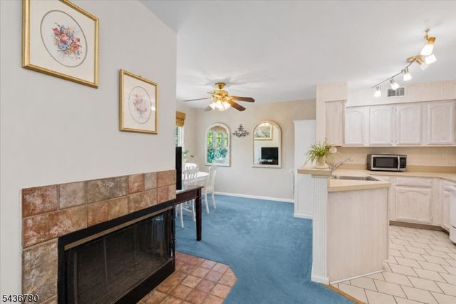 22 Willow Ci 702, Hamburg Boro, NJ 07419