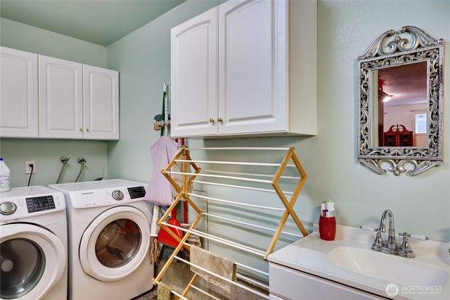 2120 NE Edwin Court, Poulsbo, WA 98370