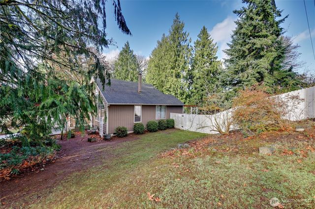 2120 NE Edwin Court, Poulsbo, WA 98370