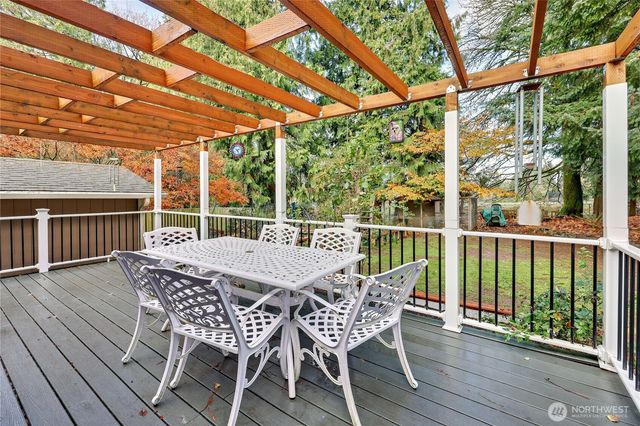 2120 NE Edwin Court, Poulsbo, WA 98370