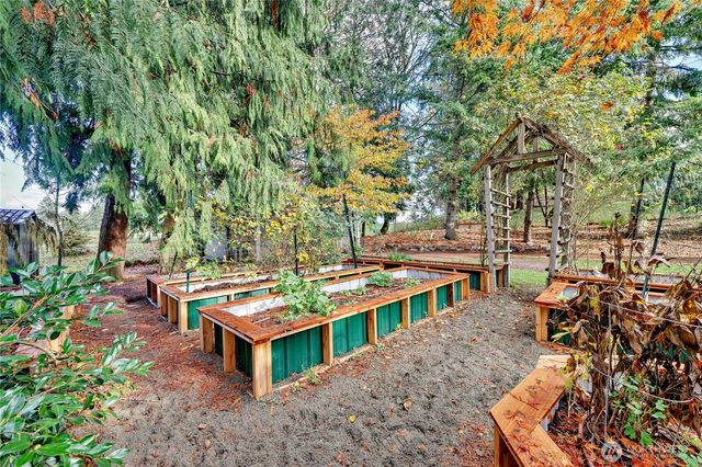 2120 NE Edwin Court, Poulsbo, WA 98370