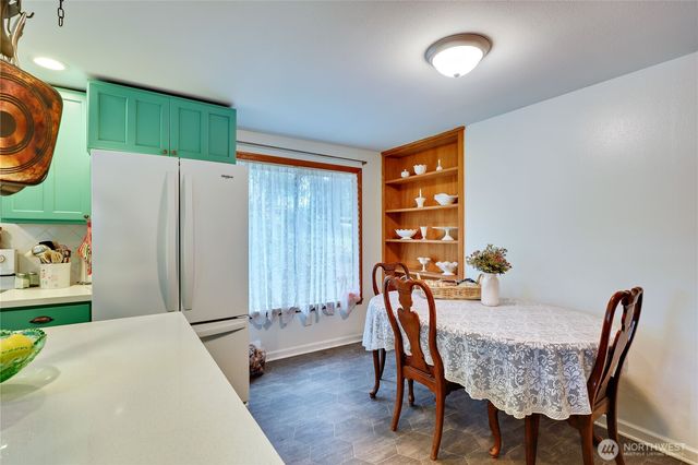 2120 NE Edwin Court, Poulsbo, WA 98370