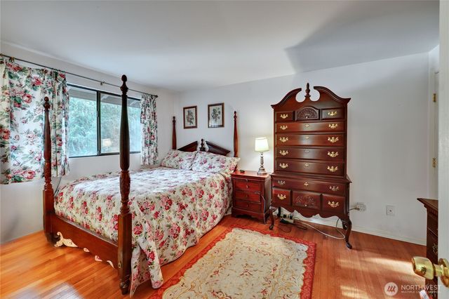 2120 NE Edwin Court, Poulsbo, WA 98370