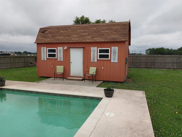 836 Airport Road, Reno, TX 75462