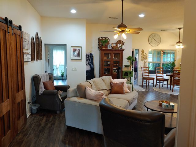 836 Airport Road, Reno, TX 75462