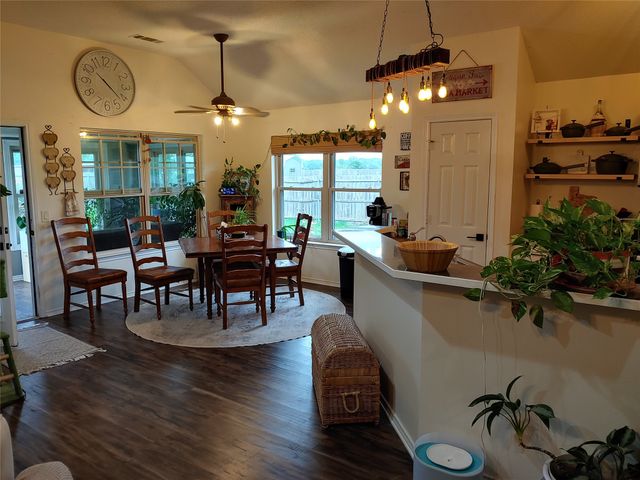 836 Airport Road, Reno, TX 75462